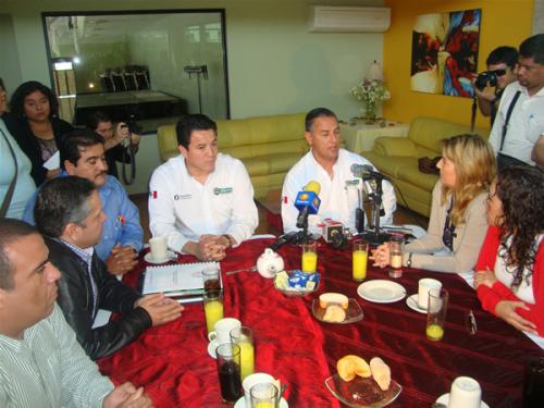 Alcaldes de Madero y Altamira se reúnen con legisladores